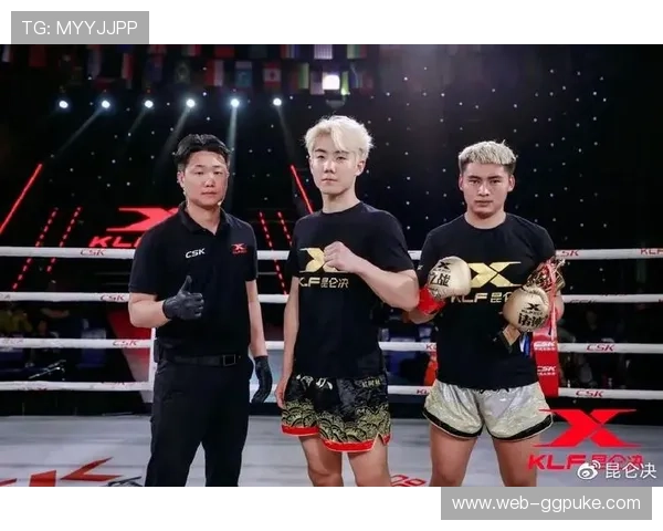 周佳龙首回合KO乌兹别克斯坦选手，昆仑决新秀表现抢眼